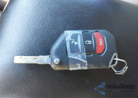 2021 Jeep Wrangler Unlimited Sport 4X4 z USA, uszkodzony, nr VIN 1C4HJXDN5MW775363